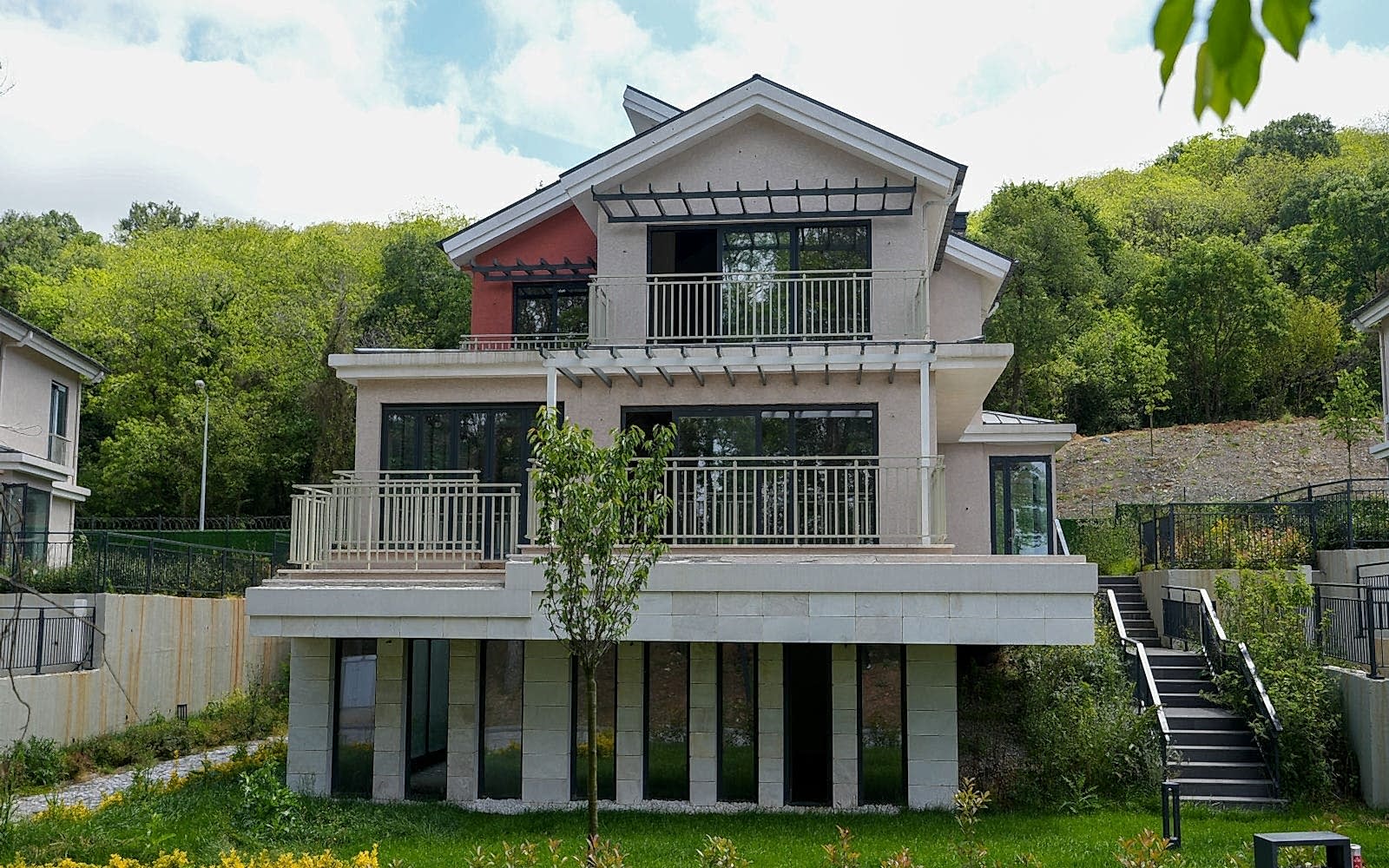 Emlak Konut Village Project in Zekeriyaköy Successfully Completed